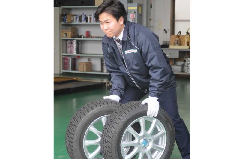 タイヤ作業の様子